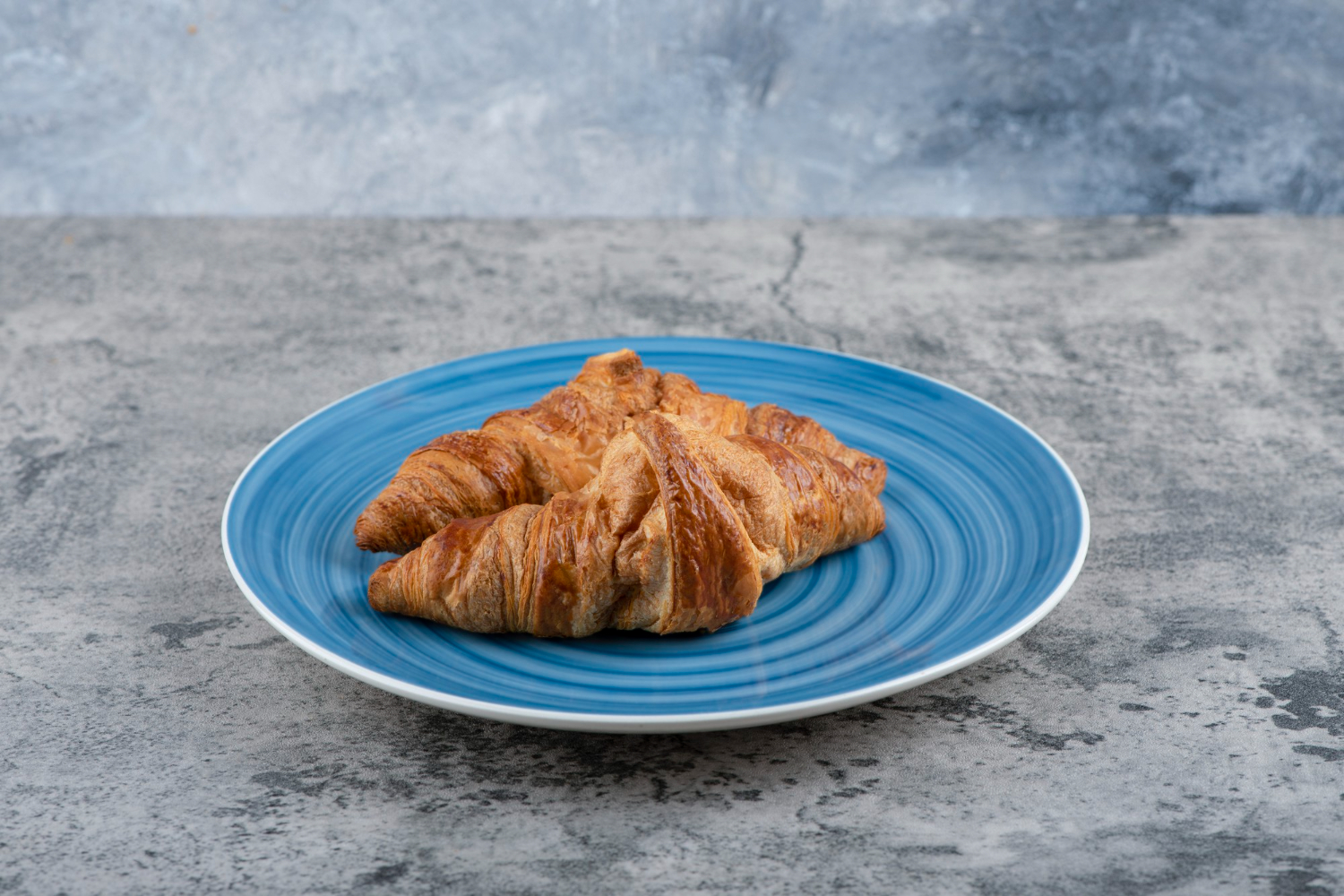 Croissanty w airfryer – chrupiące i złociste rogaliki