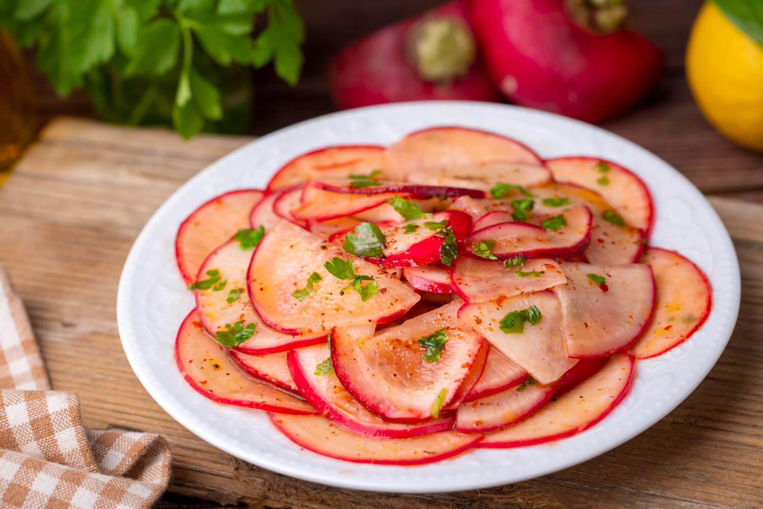 Rzodkiewki w airfryer – pieczone, lekko chrupiące rzodkiewki.